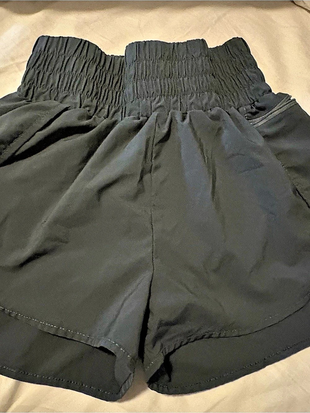 Women’s Medium dark green Running Shorts High Waist Lined Zip Pockets Athletic